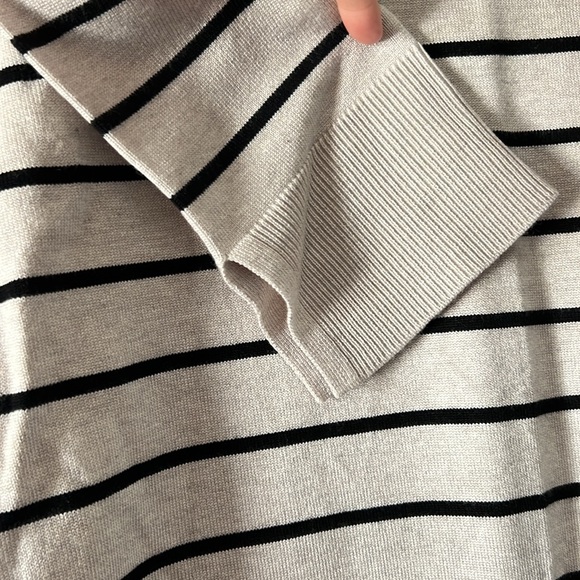 Sweater - Picture 4 of 5